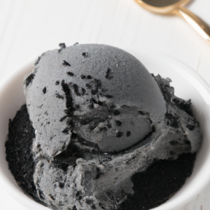 Schwarzes Sesam Eis, Black sesame ice cream