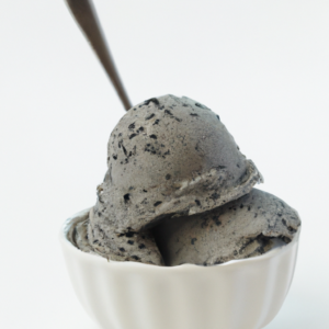 Schwarzes Sesam Eis, Black sesame ice cream