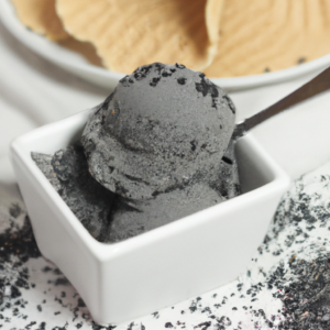 Schwarzes Sesam Eis, Black sesame ice cream